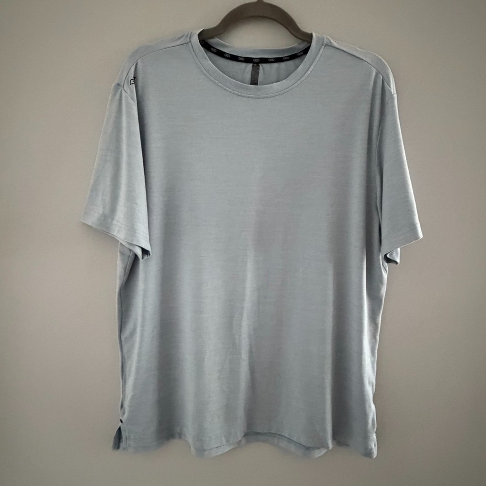 Legend Inspire Mens Light Blue Athletic Performance T Shirt LG Workout Stretch